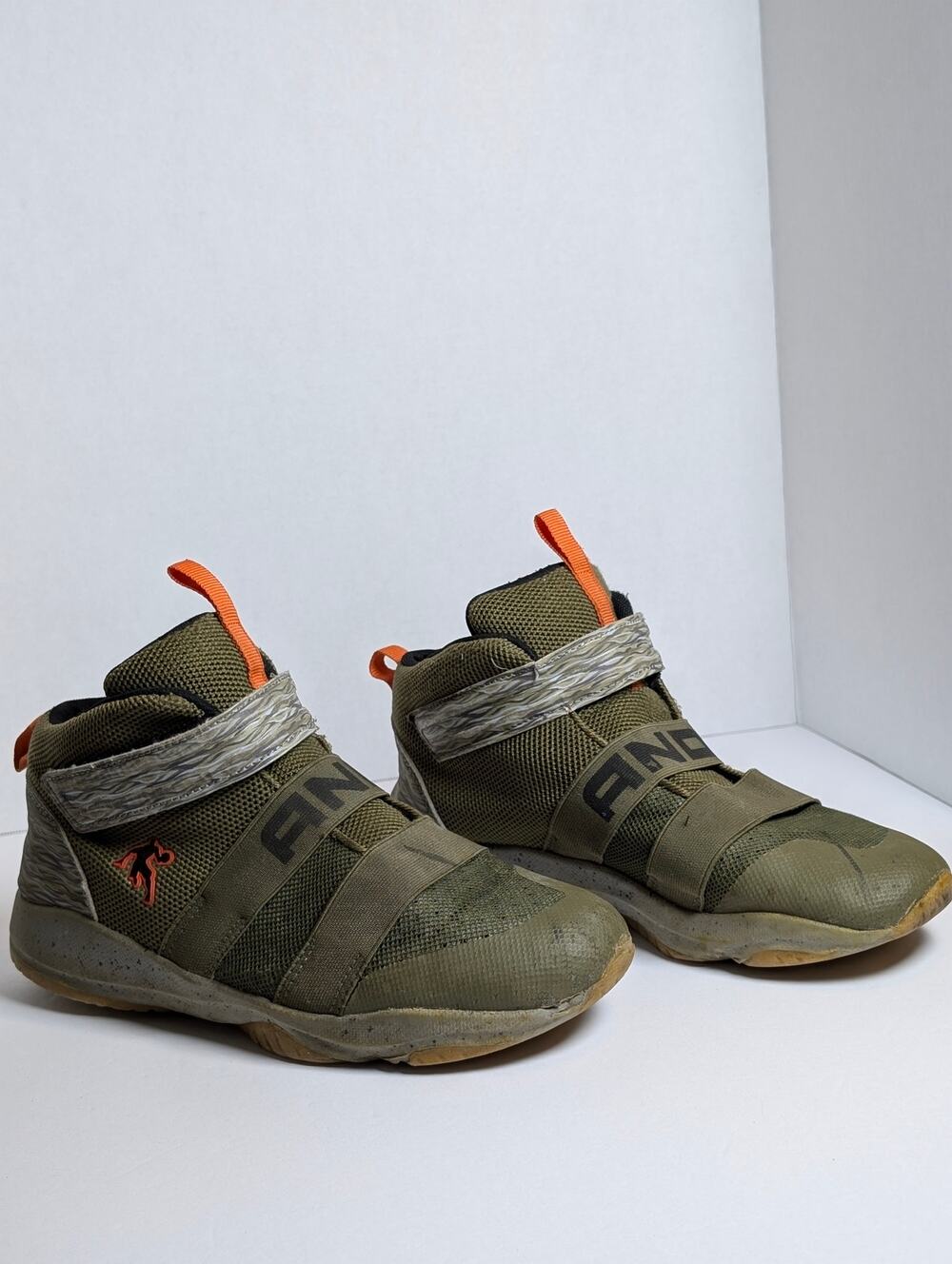 AND1 Boys Size 6 Olive Green Orange Mid Top Basketball Shoes Sneaker BMAN29ES110